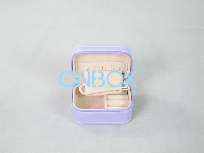 Cardboard jewelry travel box 